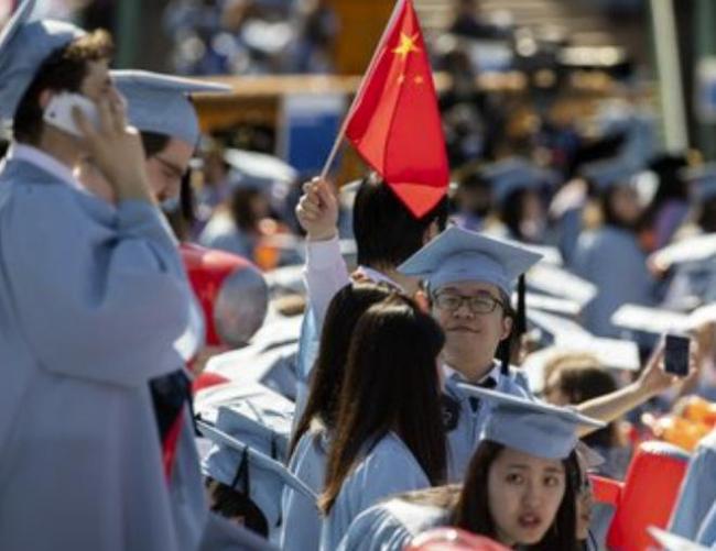 95后科研新星簡(jiǎn)歷曝光，4個(gè)博士2個(gè)博后，官方暫停與其聘任關(guān)系