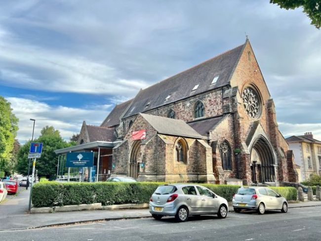 勸退：在讀學(xué)生最不建議你入讀的兩所英國大學(xué)，問就是別來！