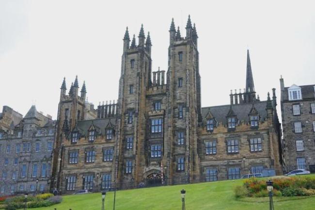 英國大學(xué)的盡頭是合并!